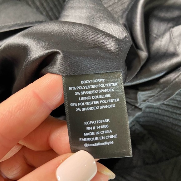 NWT Kendall & Kylie Black Mini Skirt A-Line Ribbed High Waist Minimalist Medium - Picture 7 of 8